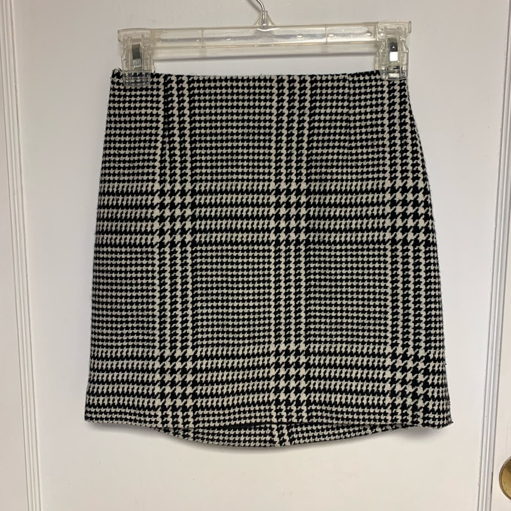 H&M Wool Houndstooth Mini Skirt Size 2